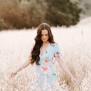 Meet your posher, Lauren